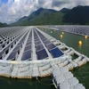 Nhà máy điện Mặt Trời trên hồ thủy điện Đa Mi, tỉnh Bình Thuận. (Ảnh: Ngọc Hà/TTXVN)