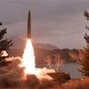 Một tên lửa đạn đạo được phóng thử từ khu vực Jangyon thuộc tỉnh Nam Hwanghae về vùng biển phía Đông Triều Tiên ngày 14/3/2023. (Ảnh: YONHAP/TTXVN)