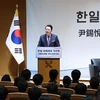 Tổng thống Hàn Quốc Yoon Suk-yeol phát biểu tại Đại học Keio ở Tokyo, Nhật Bản ngày 17/3/2023. (Ảnh: Yonhap/TTXVN)