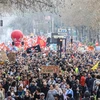Người biểu tình tuần hành tại Toulouse, Pháp ngày 23/3/2023. (Ảnh: AFP/TTXVN)