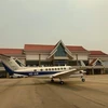 Tàu bay thực hiện chuyến bay thử nghiệm tại sân bay Nongkhang, Huaphan, Lào. (Ảnh: TTXVN phát)