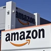 Biểu tượng Tập đoàn công nghệ Amazon của Mỹ tại một trung tâm phân phối ở North Las Vegas, Nevada. (Ảnh: AFP/TTXVN)