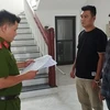 Đọc lệnh bắt tạm giam đối với Nguyễn Thanh Tú và Nguyễn Văn Nghĩa về hành vi “Mua bán bộ phận cơ thể người”. (Nguồn: Tiền Phong)