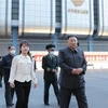 Nhà lãnh đạo Triều Tiên Kim Jong-un thăm Cơ quan Phát triển hàng không vũ trụ quốc gia tại Bình Nhưỡng, ngày 18/4/2023. (Ảnh: KCNA/ TTXVN)