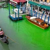 Vùng nước xanh kỳ lạ tại kênh Grand. (Nguồn: DW)