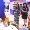 Doanh nghiệp Ba Lan tham quan khu trưng bày sản phẩm xuất khẩu của doanh nghiệp TP. Hồ Chí Minh sau hội thảo. (Ảnh: Xuân Anh/TTXVN)