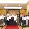 Thường trực Ban Bí thư Trương Thị Mai với Đoàn đại biểu người có công tỉnh Đắk Nông. (Ảnh: Phương Hoa/TTXVN)