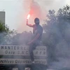 Người biểu tình phản đối cảnh sát gây bạo loạn tại Nanterre, ngoại ô Paris, Pháp ngày 29/6/2023. (Ảnh: AFP/TTXVN)