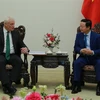 Phó Thủ tướng Trần Hồng Hà tiếp ông Graham Stuart, Bộ trưởng An ninh năng lượng và Net Zero của Vương quốc Anh. (Ảnh: TTXVN)