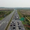 Kẹt xe kéo dài nhiều km trên cao tốc Thành phố Hồ Chí Minh-Long Thành-Dầu Giây. (Ảnh: Công Phong/TTXVN)