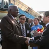 Phó Chủ tịch Quốc hội Nguyễn Đức Hải đón Chủ tịch Quốc hội Esteban Lazo Hernandez tại Sân bay Quốc tế Nội Bài. (Ảnh: TTXVN phát)