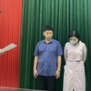 Thi hành quyết định khởi tố vụ án, khởi tố bị can và lệnh tạm giam đối với Lê Toàn và Trần Thị Nhung. (Nguồn: Người Lao Động)