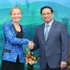 Thủ tướng Phạm Minh Chính tiếp bà Susan Pointer, Phó Chủ tịch Tập đoàn Amazon. (Ảnh: Dương Giang/TTXVN)