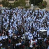 Biểu tình phản đối kế hoạch cải cách tư pháp của Chính phủ Israel tại Jerusalem, ngày 22/7/2023. (Ảnh: AFP/TTXVN)