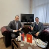 Phó Chủ tịch Quốc hội Slovakia Lubos Blaha tiếp Đại sứ Việt Nam tại Slovakia Nguyễn Tuấn. (Ảnh: TTXVN phát)