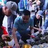 Phiên chợ “mua may, bán rủi” tại Nam Định