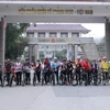 Các du khách và xe đạp tại Cửa khẩu quốc tế Thanh Thủy. (Nguồn: Cục Du lịch Quốc gia)