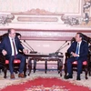 Ông Phan Văn Mãi (phải), Chủ tịch UBND Thành phố Hồ Chí Minh tiếp ông Marek Vyborny, Bộ trưởng Nông nghiệp Cộng hòa Séc. (Ảnh: Xuân Khu/TTXVN)