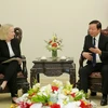 Phó Thủ tướng Trần Hồng Hà trao đổi với bà Mary L.Schapiro. (Ảnh: Báo Điện tử Chính phủ)