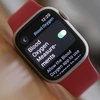 Mẫu đồng hồ thông minh Apple Watch 9 hiển thị nồng độ nồng độ oxy trong máu tại Los Angeles, Mỹ, ngày 26/12/2023. (Ảnh: AFP/TTXVN)