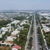 Đường Mỹ Phước-Tân Vạn dài 62km với 10 làn xe kết nối các khu công nghiệp tại Bình Dương. (Ảnh: TTXVN phát)