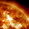 Hình ảnh do Cơ quan hàng không vũ trụ Mỹ cung cấp ngày 23/1/2012 về hiện tượng bão Mặt Trời phun trào nhật hoa. (Ảnh: AFP/TTXVN)