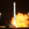 Tên lửa đẩy Chollima-1 mang theo vệ tinh Malligyong-1 rời bệ phóng ở Tongchang-ri, Tây Bắc Triều Tiên ngày 21/11/2023. (Ảnh: Yonhap/TTXVN)