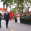 Chủ tịch Quốc hội Trần Thanh Mẫn duyệt đội danh dự. (Ảnh: Văn Điệp/TTXVN)