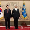 Tổng thống Hàn Quốc Yoon Suk Yeol và Đại sứ tại Saudi Arabia Choi Byung-hyuk. (Nguồn: Yonhap)