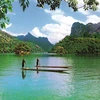 Hồ Ba Bể - viên ngọc bích của vùng núi rừng Ðông Bắc