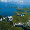 Quần đảo Cát Bà bao gồm 367 đảo lớn nhỏ, trong đó đảo Cát Bà có diện tích lớn nhất (khoảng 100km2) và là một thị trấn thuộc huyện Cát Hải. (Ảnh: Minh Đức/TTXVN) 