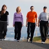 Đi bộ theo nhóm - "bài thuốc" tăng cường sức khỏe hiệu quả