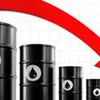 Giá dầu giảm do dự trữ dầu thô của Mỹ tăng và đồng USD mạnh
