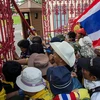Người biểu tình ở Thái Lan xông vào trụ sở lục quân