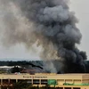 Khói bốc lên sau một vụ tấn công trung tâm mua sắm gần Mombasa. (Nguồn: AFP/Getty Images)