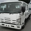 Mẫu xe Isuzu Elf. (Nguồn: autotrader.co.nz)