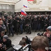 Ukraine: Dân quân thân Nga chiếm lại trụ sở Crimea