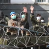 [Video] Người biểu tình đụng độ với cảnh sát ở Donetsk