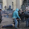 [Video] Hỗn chiến giữa hai phe biểu tình tại Kharkov