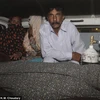 Thai phụ Pakistan bị cha đẻ và người thân ném đá đến chết