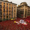 "Biển người" cuồng nhiệt trong lễ hội bò tót ở Pamplona