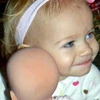 Bé gái 11 tháng tuổi tử vong do bị bỏ quên trong xe ôtô