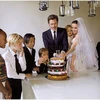 Pax Thien tự làm bánh cưới cho Brad Pitt và Angelina Jolie