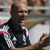 Zinedine Zidane đối mặt với án phạt nặng vì thiếu bằng cấp