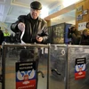 Ukraine: Các điểm bỏ phiếu ở Donbass chính thức được mở cửa