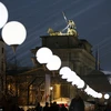 [Photo] 8.000 quả bóng phát sáng dọc theo bức tường Berlin cũ