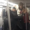 Video vụ ẩu đả trên tàu điện ngầm gây sốt trên mạng xã hội