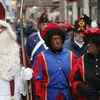 Người hầu da đen của ông già Noel không phải phân biệt chủng tộc