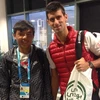 Lý Hoàng Nam khoe ảnh chụp cùng tay vợt số 1 Novak Djokovic