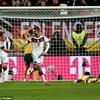 Lukas Podolski lập công giúp Đức thoát thua trước Australia